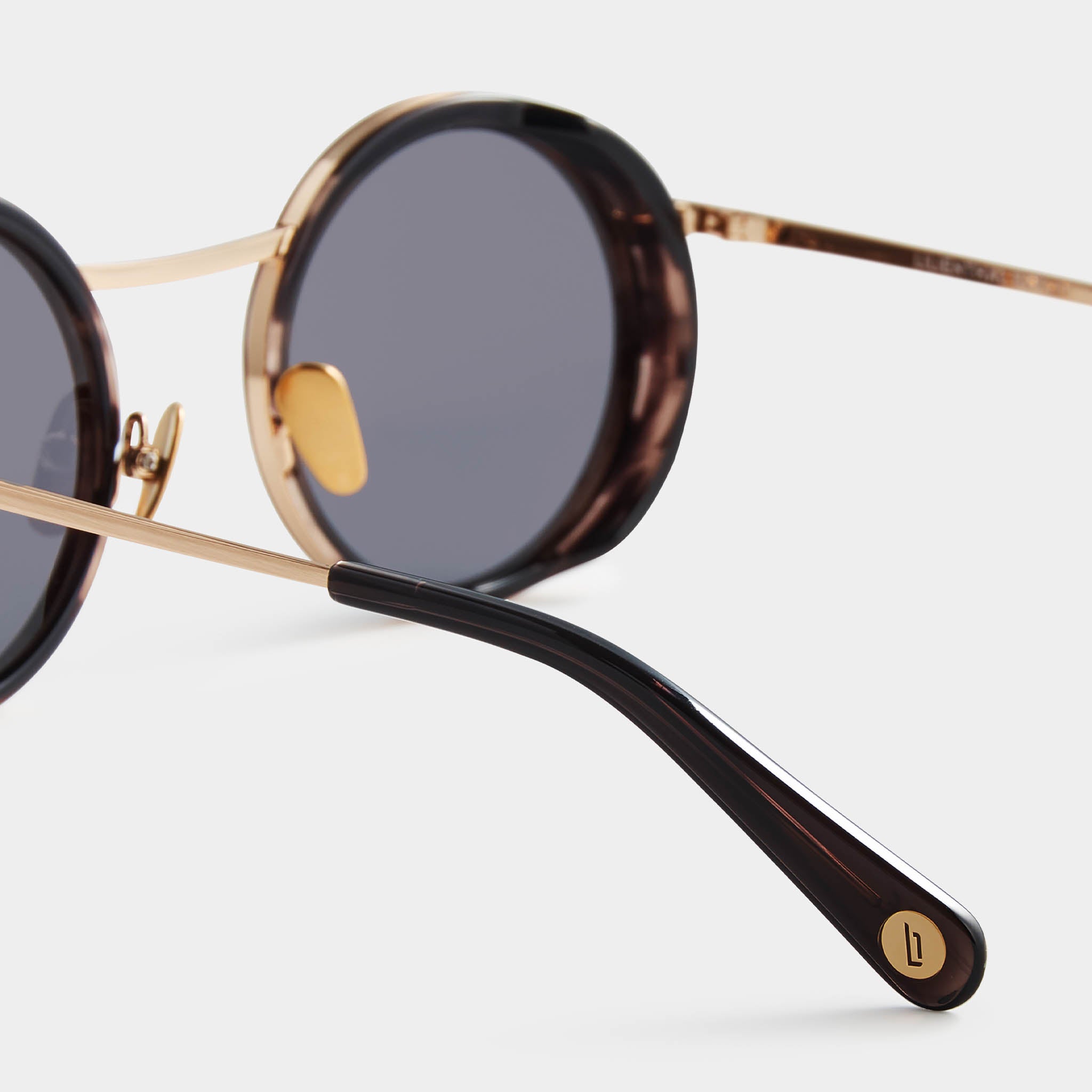 Chillwave – Brushed Gold Charcoal / Gray