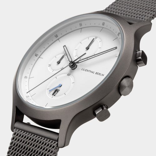 Chronograph – Dark Silver White