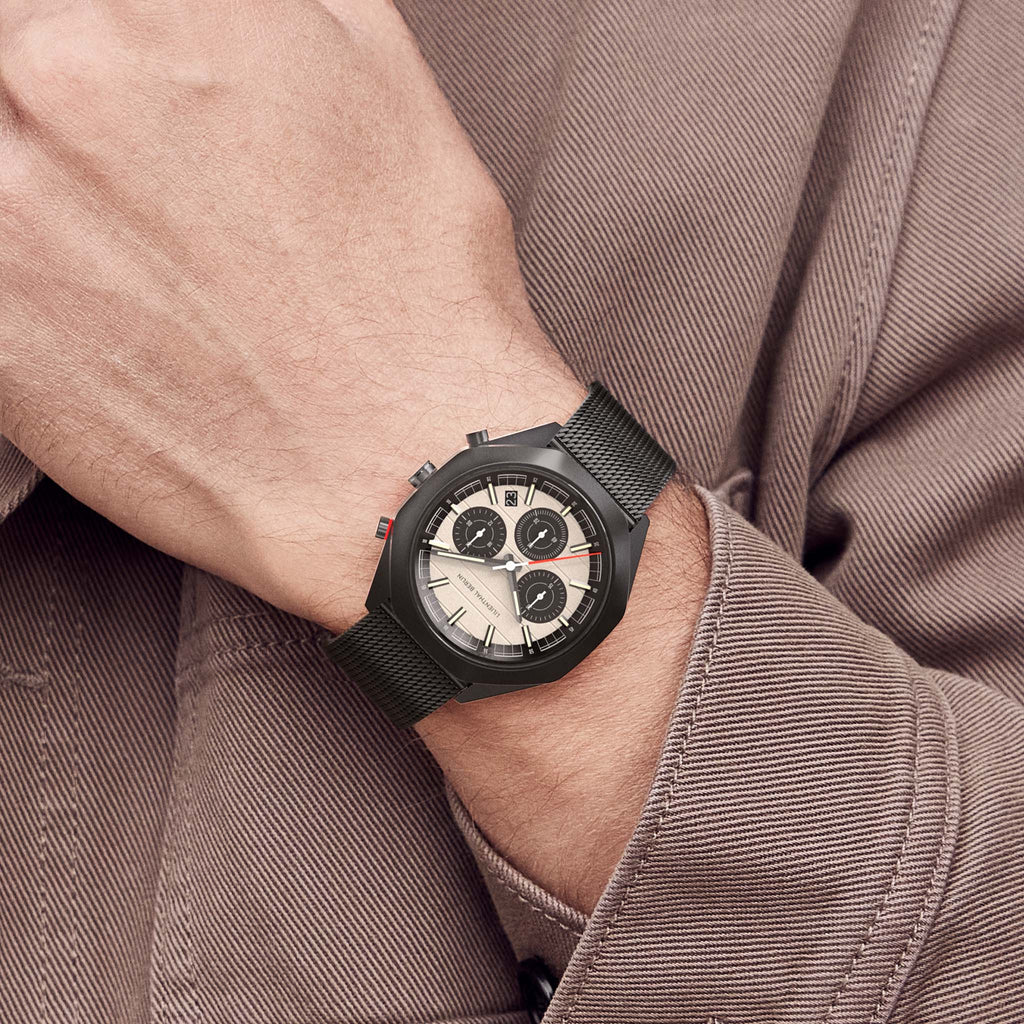 Octachrono – Black Sand